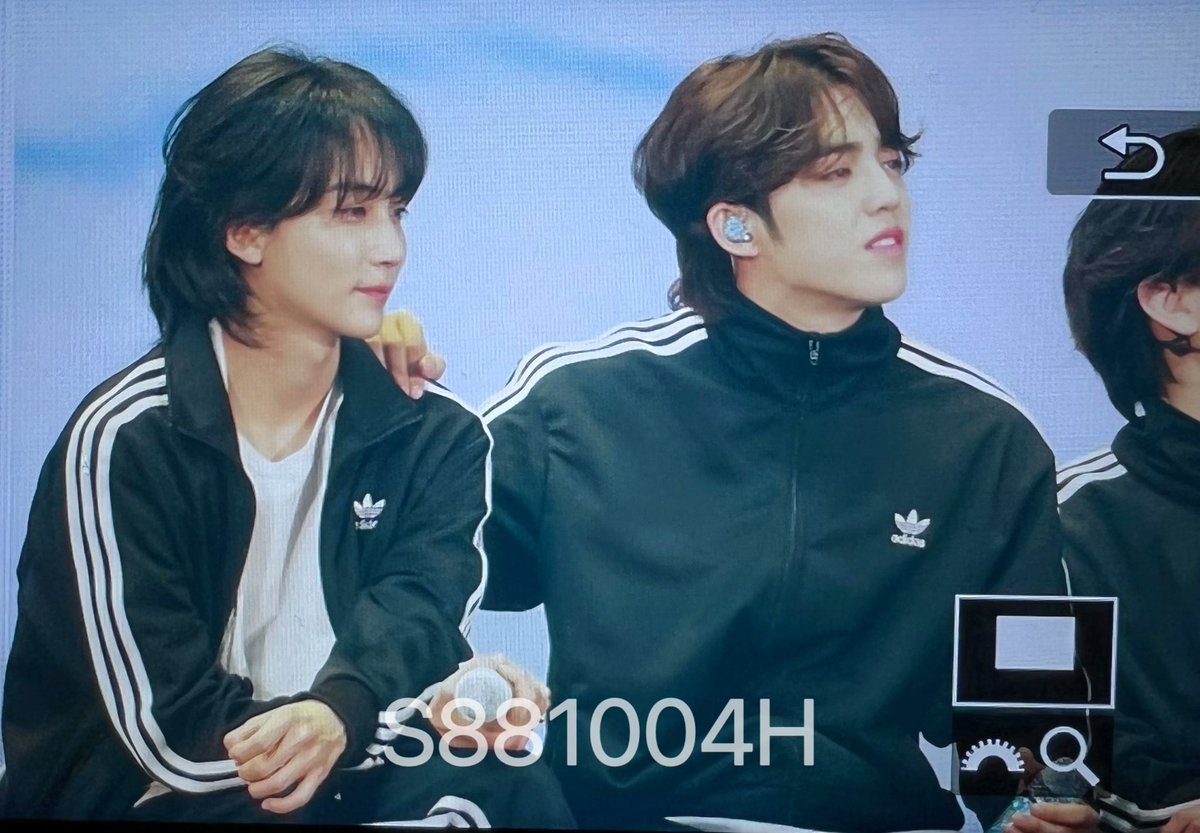 230310 캐럿랜드 ❤️
#SEVENTEEN #세븐틴 #에스쿱스 #승철 #SCOUPS #JEONGHAN #정한 <a href="/pledis_17/">세븐틴(SEVENTEEN)</a>