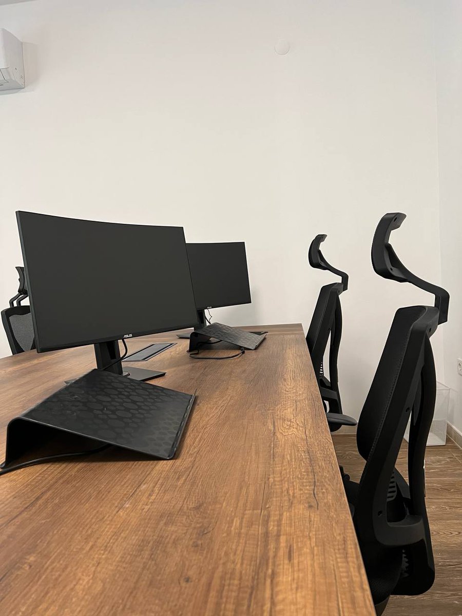 SmartBirdsNest's tweet photo. 😎3 Reasons to like our coworking space:

1️⃣ We have a really fast internet, 900 mb/s. 

2️⃣ Ergonomic furniture. If you miss comfortable office chairs, you’ll be happy in this coworking space.

3️⃣ Location. This place is just near the center of Kuşadası 

#SmartBirds #kusadasi https://t.co/OqZnPuDBav