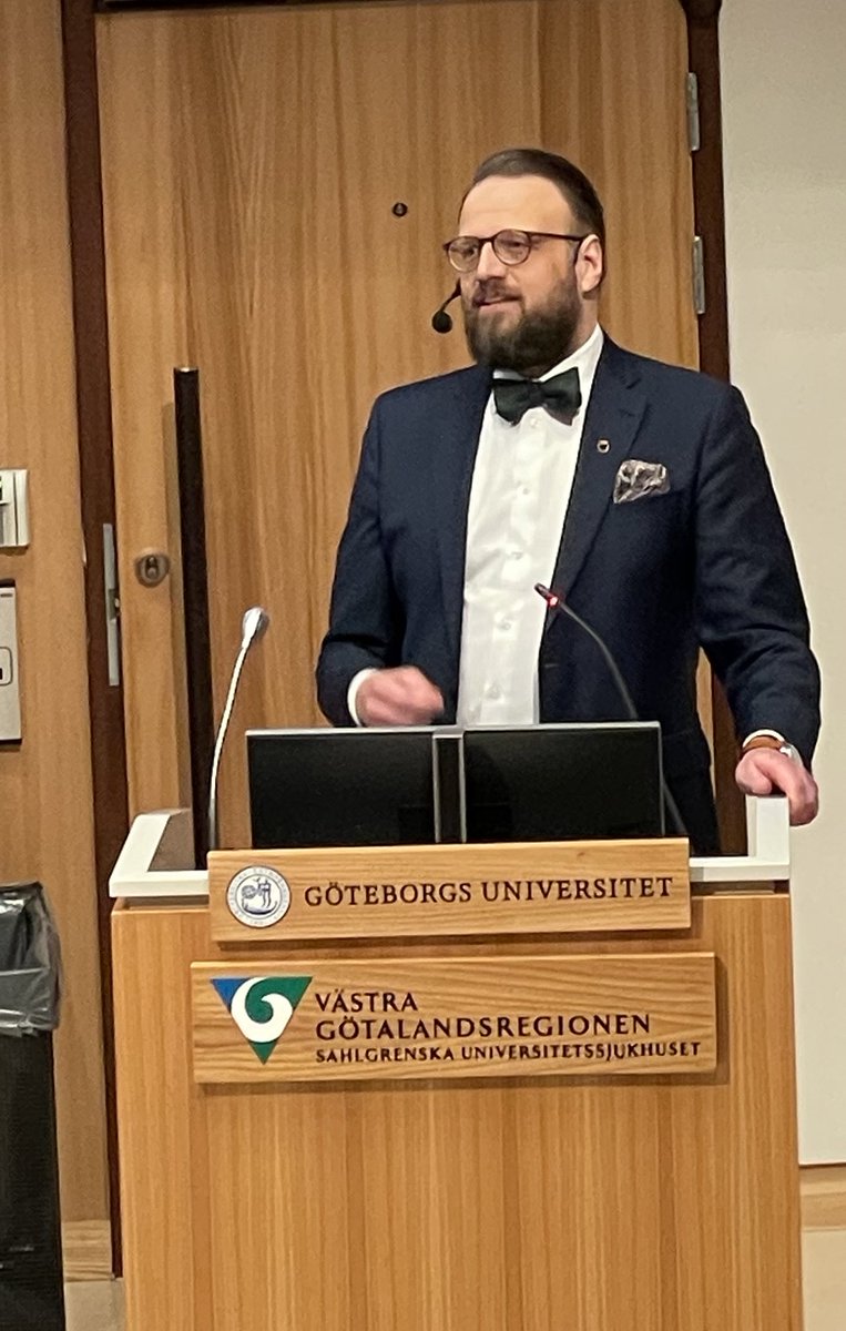 Lars Ny (@ny_lars) on Twitter photo InstallationsförelÀsning av vÄr nye professor i cancerkirurgi Roger Olofsson Bagge. En exposé över behandlingar frÄn igÄr till imorgon. Stort grattis Roger frÄn kollegerna pÄ SA/SU! <a href="/SahlgrenskaAcad/">Sahlgrenska Academy</a> <a href="/sahlgrenska/">Sahlgrenska Universitetssjukhuset</a> InstallationsförelÀsning av vÄr nye professor i cancerkirurgi Roger Olofsson Bagge. En exposé över behandlingar frÄn igÄr till imorgon. Stort grattis Roger frÄn kollegerna pÄ SA/SU! <a href="/SahlgrenskaAcad/">Sahlgrenska Academy</a> <a href="/sahlgrenska/">Sahlgrenska Universitetssjukhuset</a>
