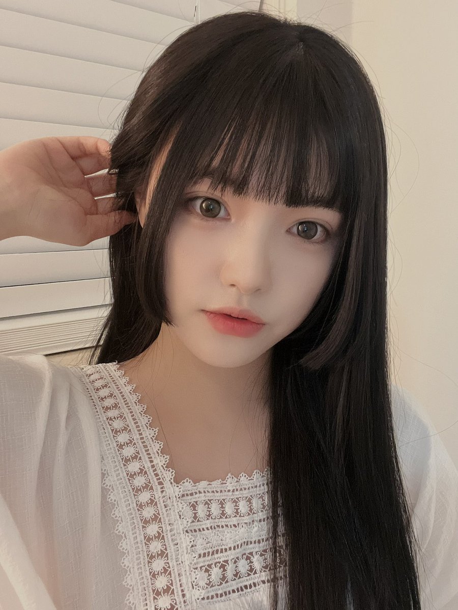 Geumheevely's tweet photo. 姫カットよく似合いますか? ˃̵͈̑ᴗ˂̵͈̑ 🤍
気に入ってパジャマを着て
自分撮り100枚撮りました˚₊·—̳͟͞͞♡

#姫カット #韓国ヘア #Gumhee https://t.co/e88dWJE9S5