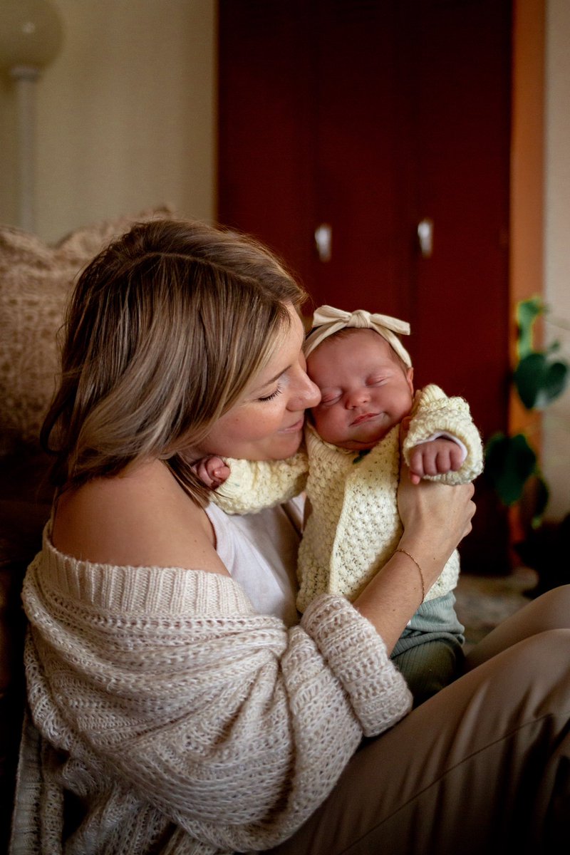 ColleenKubiak's tweet photo. One month of Sunday☀️💛 https://t.co/cswknytoem