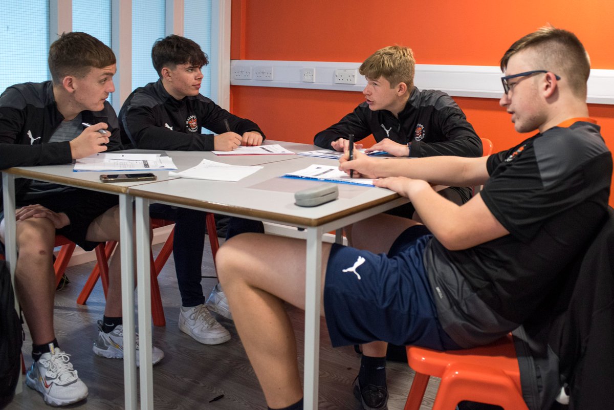 BFCCT_'s tweet image. Are you interested in a career in sports, fitness or leisure? 💪

If so, #BlackpoolFCSportsCollege is the college for you

Last year, 96% of our students received a BTEC qualification 🥇

Come along to our open evening on 28th March and decide your future 👋

#NationalCareersWeek