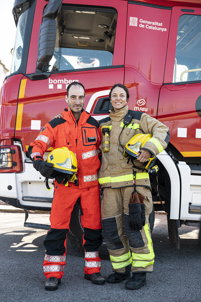 bomberscat's tweet photo. Demà t'acompanyem a donar sang a:

📍 Esparreguera (Av. Francesc Marimón) #FestaVal
📍 Badalona (Pl. de la Plana)
📍 Torroella de Montgrí (C/Ullà)

Inscriu-te a 👉 📲 https://t.co/Iya1PeX6HN 

@semgencat @donarsang 

#BombersAmbCausa #bomberscat #BombersambCor https://t.co/Q7v6pt9Jd8