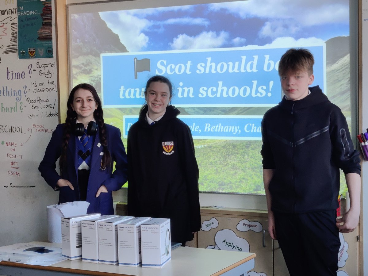 BHSLang_Comm's tweet photo. It's been a braw day fur S2 blethers! Smashing gruips doin swaddin presentations on why Scots shuid be taught in aye schools @Historic_Ally gets loads o mentions! #ThisIsBrechin https://t.co/kWNcEyRG32
