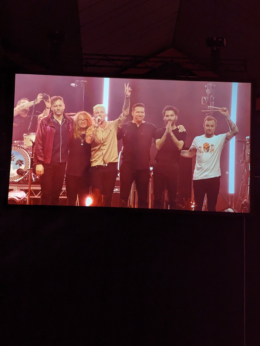 NeddyJes's tweet photo. Music>>>>
#OneRepublicConcert https://t.co/zvxlQuMkpS