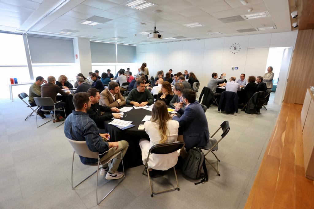 aiguesbcnclient's tweet photo. Moltes gràcies a tots els assistents al Fòrum de Diàleg amb els nostres proveïdors.

L'objectiu de la trobada era conèixer de primera mà les seves necessitats i expectatives. Reforcem el diàleg, l'escolta activa i la cocreació🚀 https://t.co/mSw58uya0t