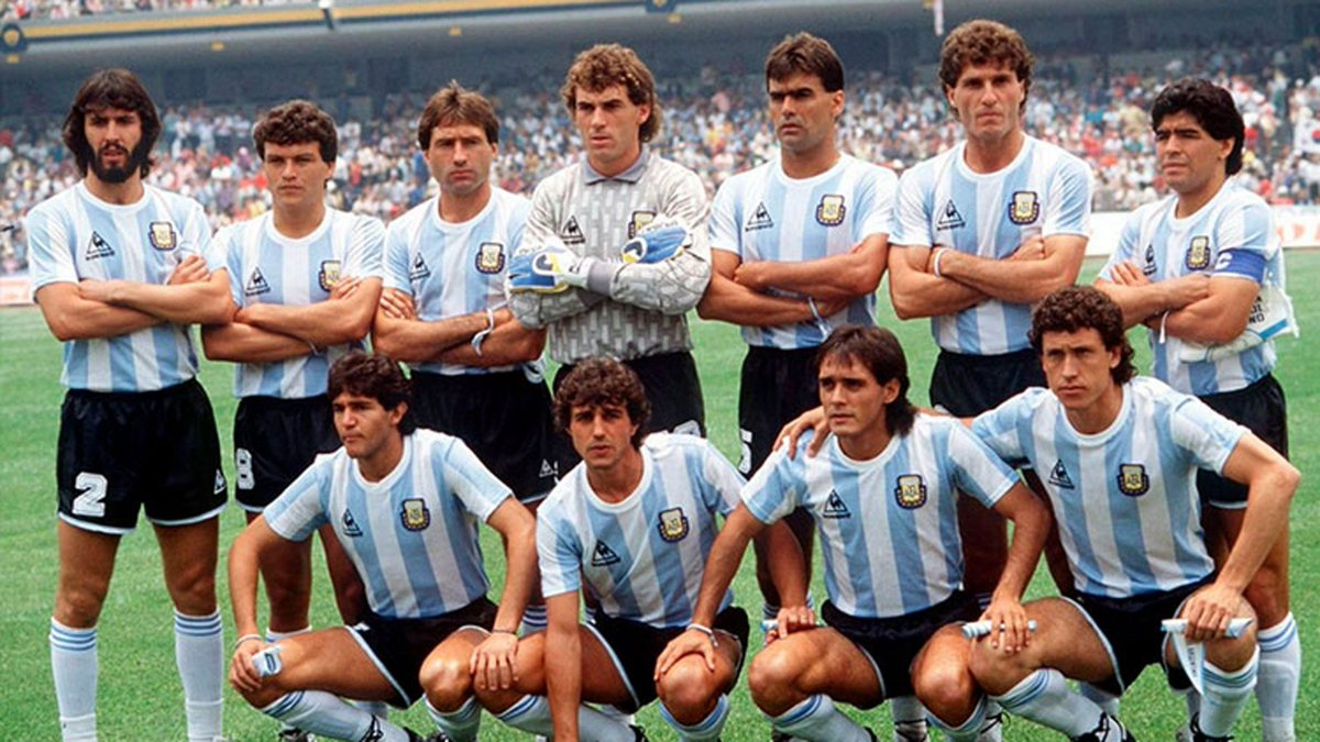 SiempreConArg's tweet photo. 1️⃣9️⃣8️⃣6️⃣
Siete partidos:
6️⃣ Victorias
1️⃣ Empate
1️⃣4️⃣ Goles a favor ⚽️
5️⃣ Goles en contra https://t.co/9yER0UbqB8