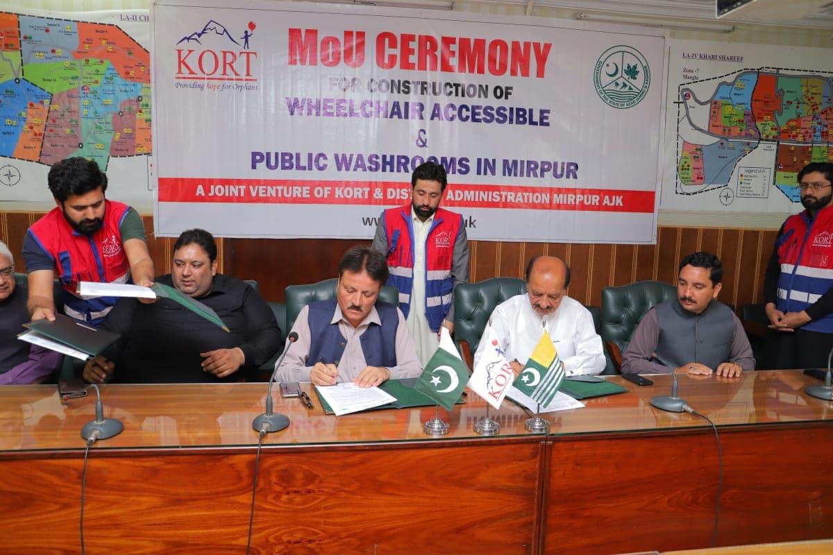 SDK_CD's tweet image. Project Update : 

After signing the MoU with District Admin., KORT #formally started building the first-ever Wheelchair-#accessible Public Washroom in Mirpur AJK

On the directions of @PMOAJK Hon. @SardarTanveerIK , we are building several such facilities in various locations.…