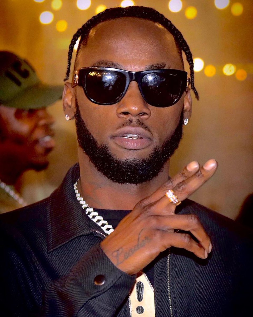 “Oh Gosh By Stylo G” debuts at #8 on Glacer FM's official song chart this week, becoming the highest debut for a fully Reggae song since 2020 in the United States. 🇺🇸
<a href="/Stylog/">Stylo G</a>
— His first song to reach the Top 40.
glacerfm.com/music-charts/

#reggaeartist #Radio #top40 #charts #AWARD