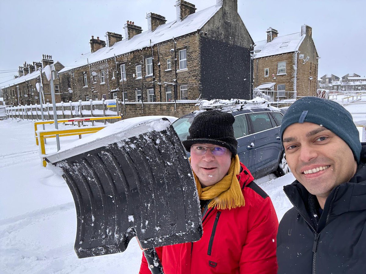 CHFTNHS's tweet photo. Surgeons in the snow!
Big shout out to Consultants, Mr Cowley and Mr Gonsalves, for digging out trust colleagues’ cars this morning and helping them to park at Huddersfield Royal Infirmary.
Heroes, on so many levels! #snowshoutout https://t.co/Va2OHACAnD