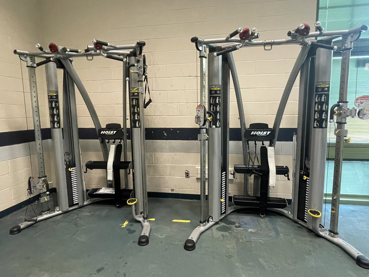 ESM_HPE's tweet photo. This week in PE we saw juggling, CPR review, &amp; some new equipment arrive! https://t.co/Y2S8pcvEZT