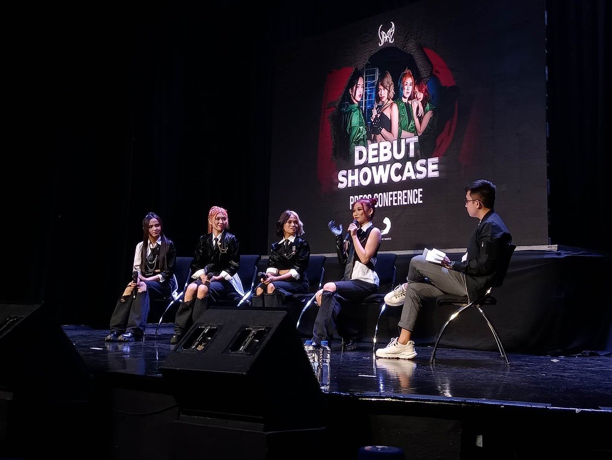 ostdph's tweet image. 𝐖𝐞 𝐚𝐫𝐞 𝐡𝐞𝐫𝐞 𝐚𝐭 𝐭𝐡𝐞 𝐝𝐞𝐛𝐮𝐭 𝐚𝐧𝐝 𝐬𝐡𝐨𝐰𝐜𝐚𝐬𝐞 𝐨𝐟 𝐘𝐀𝐑𝐀! 🥳

Filipino four-member act YARA joins the P-Pop roster of Sony Music Entertainment.