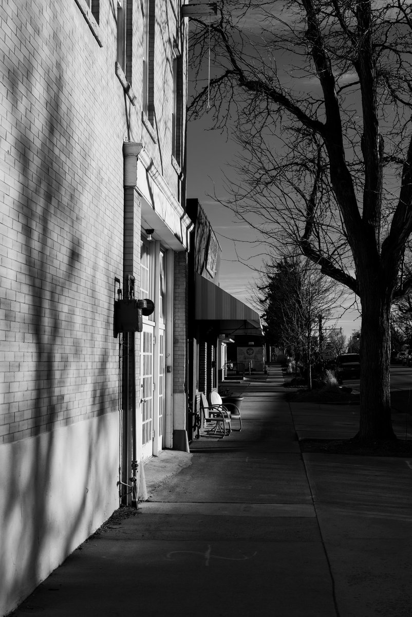 PROSAIC  / Day 68 / daily photo + haiku

“The Local Salon"

The day was so slow
That time stopped altogether
—The local salon

1 SOL buy now / offers considered
🙏🖤