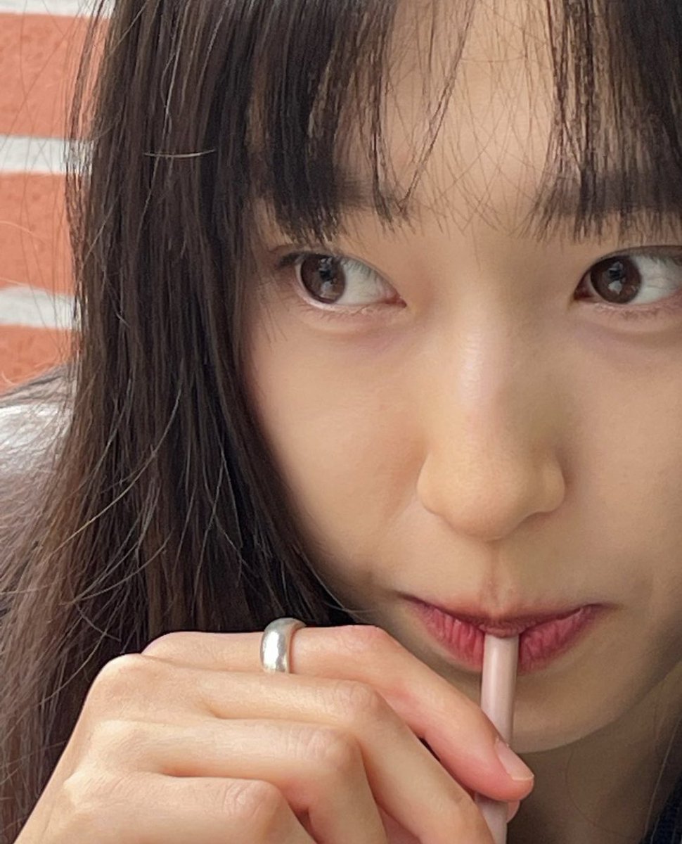 kaangsola's tweet photo. in her bangs era again kyot https://t.co/brt7QPLeAl