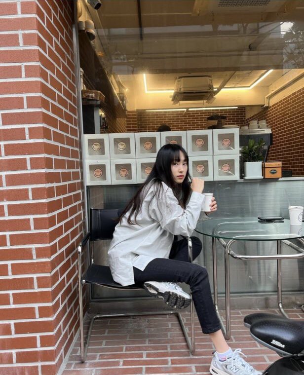 kaangsola's tweet photo. in her bangs era again kyot https://t.co/brt7QPLeAl