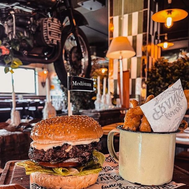 FoodBlogCT's tweet photo. Try the R79 Burger Special at #FancyFranks!

https://t.co/ekyFXMbJ0H https://t.co/f1NXyRFQz9