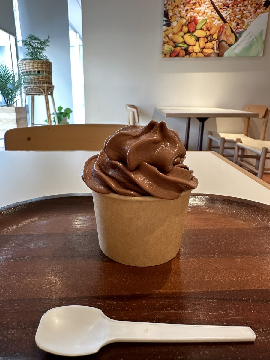 HappyGoLuckyAw's tweet image. 濃厚なチョコレートの
アイスクリームでひと休み。

 #littlebreak