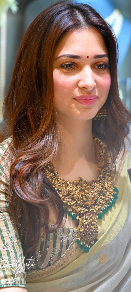 TeamTammuFC's tweet photo. Beauty Overloaded 😍 @tamannaahspeaks 🤌🏻❤️

#TamannaahBhatia #Tamannaah https://t.co/kqZFM35qk5