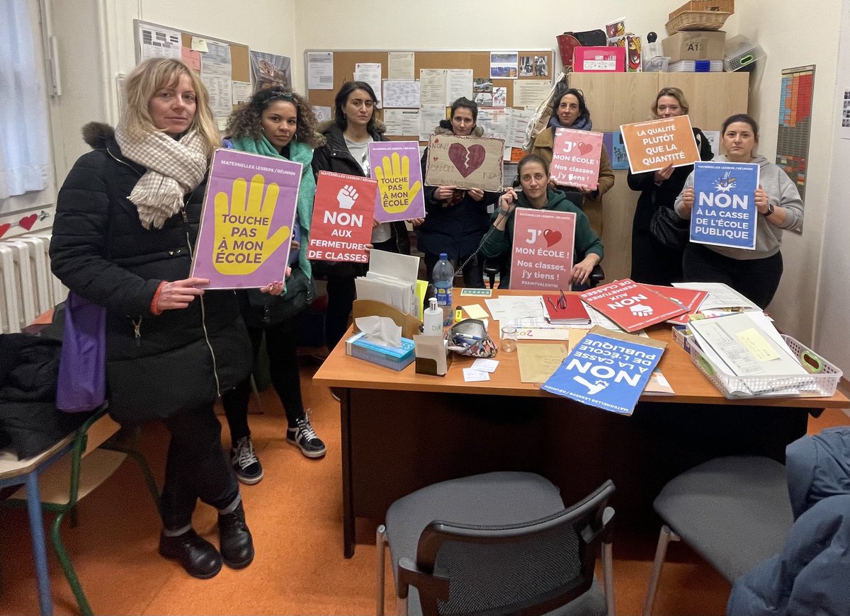 4eme jour d’occupation à l’école Maternelle Lesseps pour empêcher une fermeture de classe qui n’aurait aucun sens ! Et toujours AUCUNE réaction de l’inspecteur… 
<a href="/Ul20Fcpe75/">💔 UL20 FCPE PARIS</a> <a href="/20emeauxEnfants/">Le 20eme aux Enfants - Paris 💔</a> <a href="/CKerrero/">Christophe Kerrero</a> <a href="/PapNdiaye/">Pap Ndiaye</a>