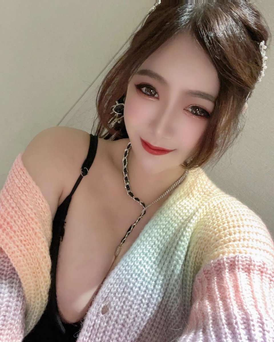 SiPeminum's tweet photo. 带上你的坐标同城附近���可以跟姐一起泡温泉？？姐看看加上你的温泉会不会更有温度。。。 https://t.co/CERv61zsnN