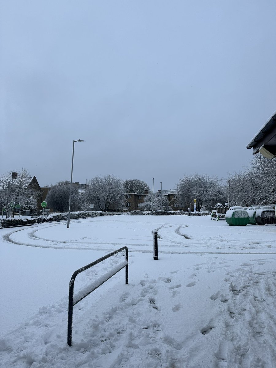 WestcliffePharm's tweet photo. Due to the snow, there may be delays in processing prescriptions today

We are prioritising deliveries as much as possible. 

We are working as best as we can to get back to full speed https://t.co/vgPIkIye6A