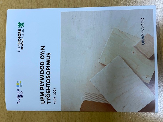 KekkiMika's tweet photo. @TimoNevaranta @OttoMeri Palaan yo. lupaukseeni kertoa UPM Plywoodin 1. vuoden kokemukset uudesta liiketoimintakohtaisesta TES:stä. Lue laaja juttu TE:stä  tästä linkistä todellisesta Win-Win jossa uusia työpaikkoja syntyi 100 ja ansiot nousi 3,8-12,6% https://t.co/DdlwMVMRx9 https://t.co/LRoLLByIWm