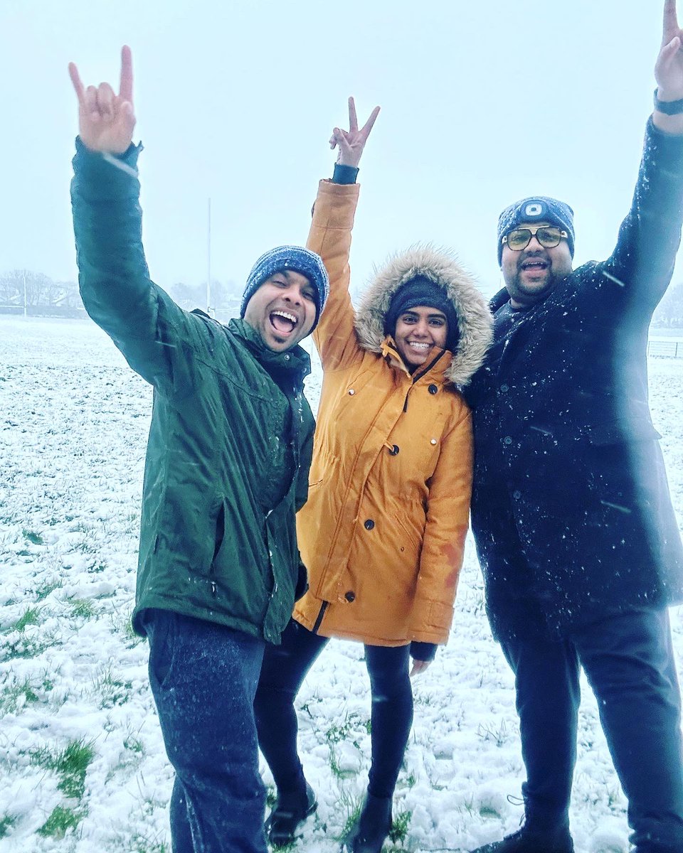 jayshah_1999's tweet photo. When We became snowman/ snow person ❄️ ⛄️
#SnowFall #SnowyGalway #WhiteGalway #Ireland #SnowfallinGalway #SpringSnowFall #IrishWeather https://t.co/vQC8ogRk82