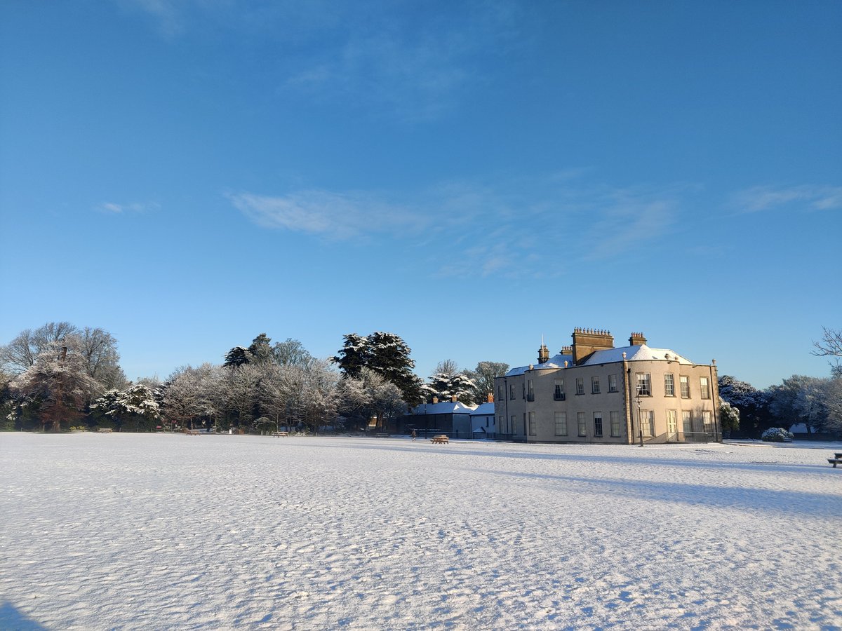 daithiquinner's tweet photo. Picturesque Marlay Park this morning #sneachta https://t.co/7Vr2LmKBJj