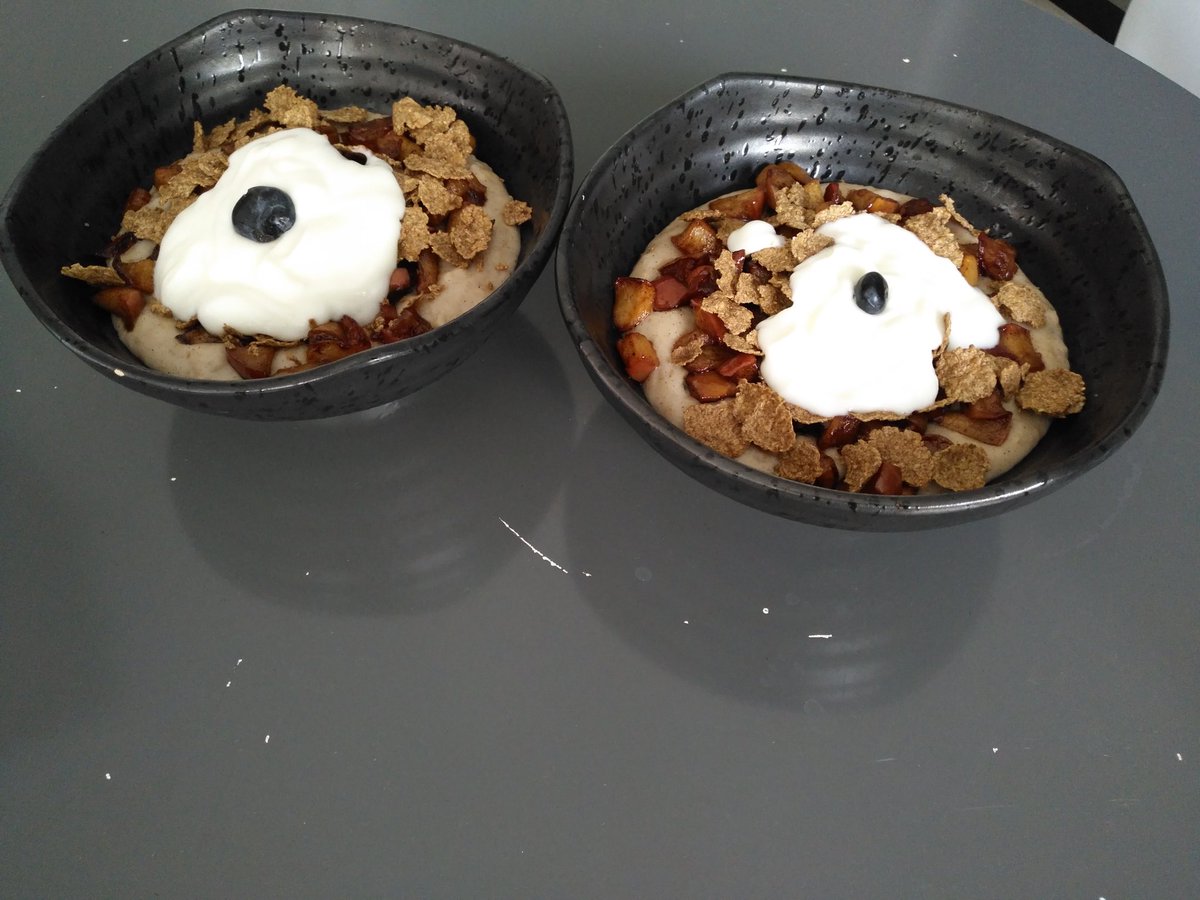 Mannaganization's tweet photo. Today begins with Cinnamon Oat Porridge & Caramelized Apples... #Superhealthy #EnergyBoosting #VintageFlavors
#WorldwideCuisine https://t.co/7Uj7wMUuMv