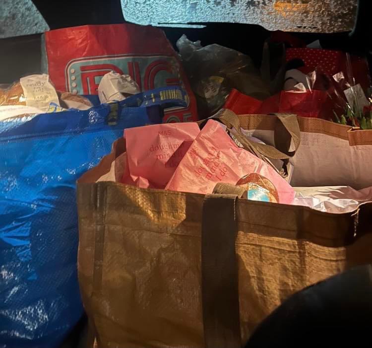 slzfw21's tweet image. Thank you to M&amp;amp;S for the generous donation of surplus products. @marksandspencer  #liverpoolzerofoodwaste #wastelesssavemore #savedfromlandfill