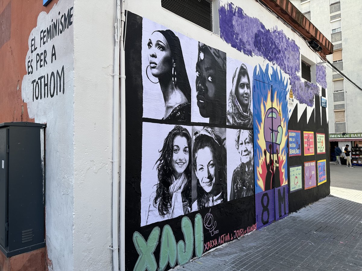 InteRed_CAT's tweet photo. 💜Amb motiu del #8M2023, centenars d'alumnes de tot el país es van mobilitzar per reivindicar la igualtat de gènere real i posar fi a les violències masclistes.

🧵#CoeducacióTransformadora, un procés de @Prouviolencia i @InteRed_ong

Amb el suport @cooperaciocat https://t.co/x7XQNR6dgT