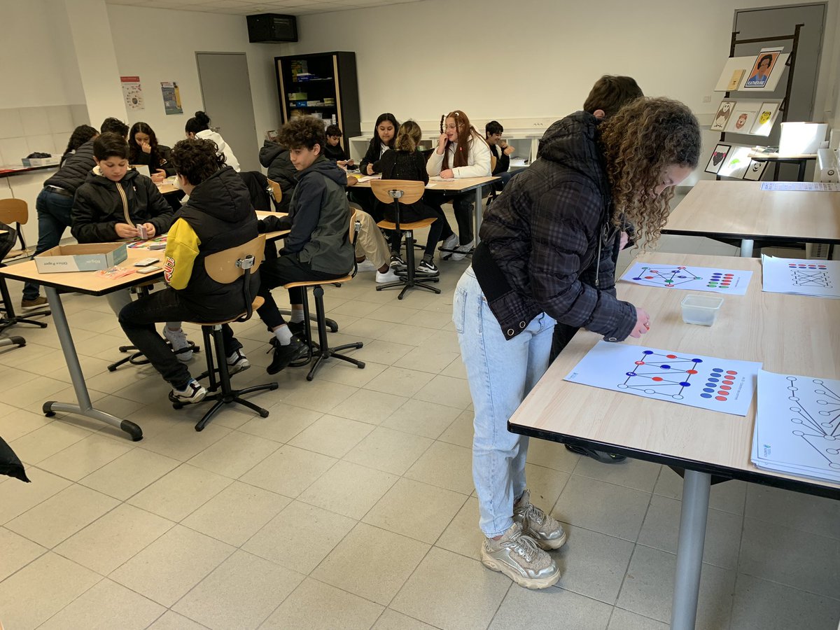 LmathsKJohnson's tweet photo. Mathématiques à la carte #semainedesmaths @Terra_Numerica https://t.co/JE5ZtjHDtC