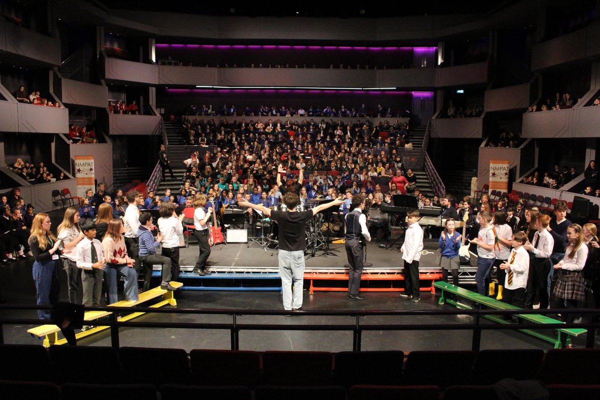 MPS_Northampton's tweet photo. The School of Rock choir last night was a great evening! The children had such a fabulous time. Well done to everyone who performed 😊🎶 @NMPATrust @AndrewLloydWebb @SchoolOfRockINT https://t.co/BypFif0pKc