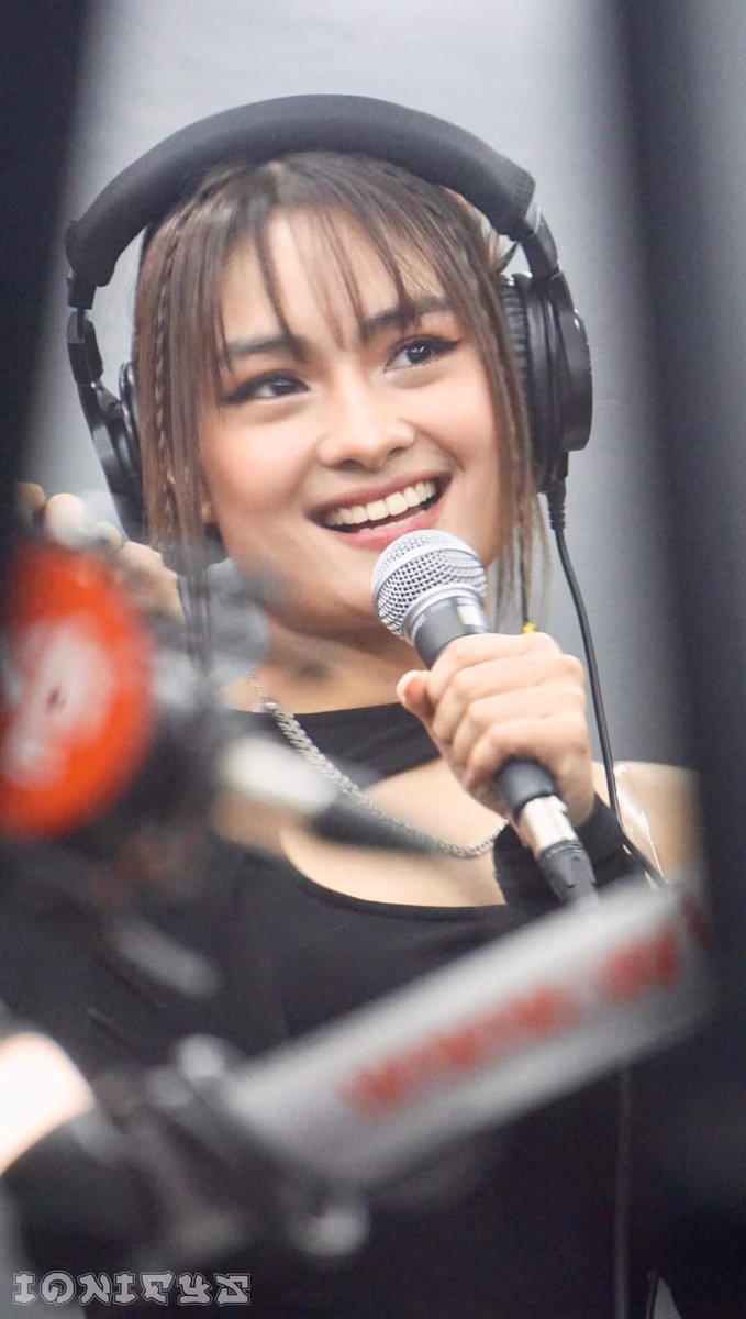 laizanaticsofc's tweet photo. We are in awe of your beauty @calista_laiza
Credits to the owner for capturing this gorg photos. 

📸: iONifYz

[03.06.2023]
Live on Wish Bus Roadshow
at Green Gate of Araneta Coliseum

#CalistaPH #CalistaLaiza #CalistaOnWishBus #DontHaveTime
#LaizaComia https://t.co/3Qw0x2hWeQ