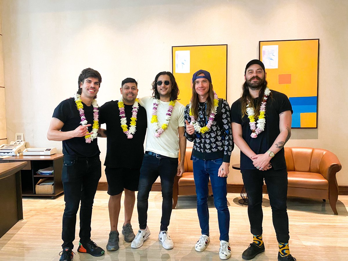 TheGrove_Suites's tweet photo. We are very honored to welcoming @redjumpsuit in Jakarta. Thank you for staying with The Grove Suites by GRAND ASTON.

#StayAtAston
#StayAtArchipelago
#StayAtTheGroveSuitesbyGRANDASTON https://t.co/jEUcjj6hqk