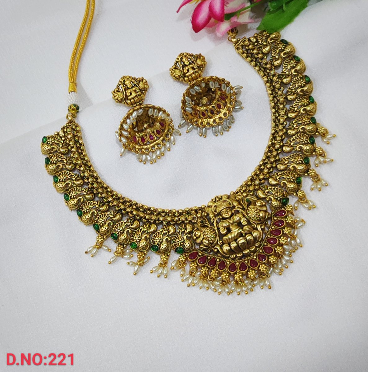Laxmi Sri Art Jewellery - Short Necklace Set

#necklace #shortnecklace #mattnecklace #goldpolishnecklace #imitationjewelry