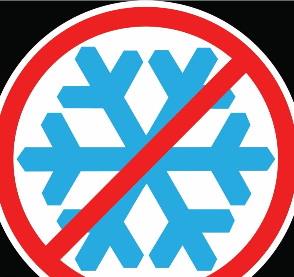 WYP_SgtSoftley's tweet photo. I'm from era where #snowday weren't a thing , crime doesn't stop cos of fluffy white flakes . By bus or foot I'll be on duty ...this was a party political broadcast by #oldschoolrules cop society #thinblueline #snow -what? #HalifaxNPT @WYP_Halifax https://t.co/zdhGyenEgh