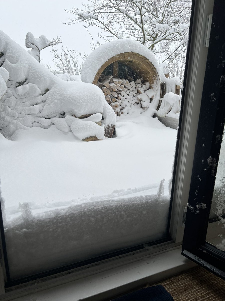 @Huddsweatherman My door this morning in Holme #greatfun #snowday