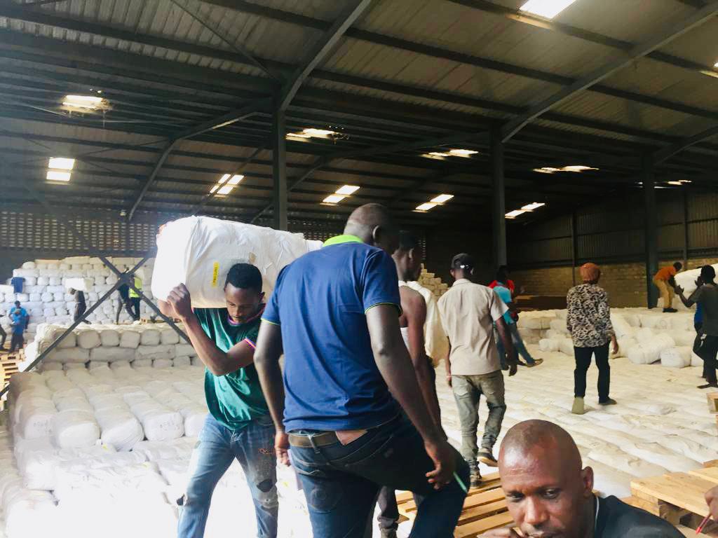 nmsuganda's tweet photo. #MosquitoNets2023
@nmsuganda in partnership with @MinofHealthUG has commenced the 2nd edition of the distribution of Long Lasting Insecticidal Mosquito Nets (LLINs) across Uganda.
NMS will deliver the mosquito nets up to the parish level.
#malariatozero
#preventivehealth https://t.co/xIHYfjEsOx