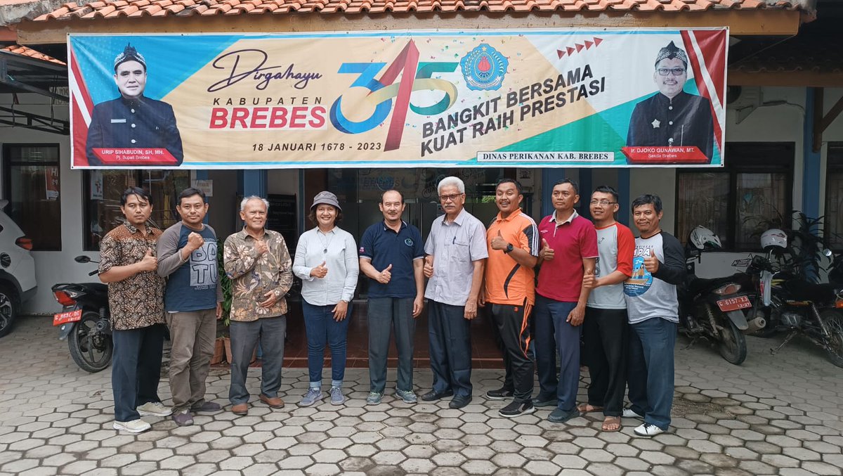 abduljamil0380's tweet photo. Jum'at, (10/03/23), Abdul Jamil, S.Pi, MM,Luhkan Brebes, Pendmpingan Team Peneliti BRIN Jakarta Prof. Armen DKK untuk Kuisioner Sosial Budidaya Udang Vaname Kabupaten Brebes 
#GiatLuhkanSatminkalTegal 
#Brebes
#Laporluh 
@BeritaKKP @PKBLU_bp3tegal @dinkanbrebes @brsdm_kp https://t.co/gfsf0R8bqr