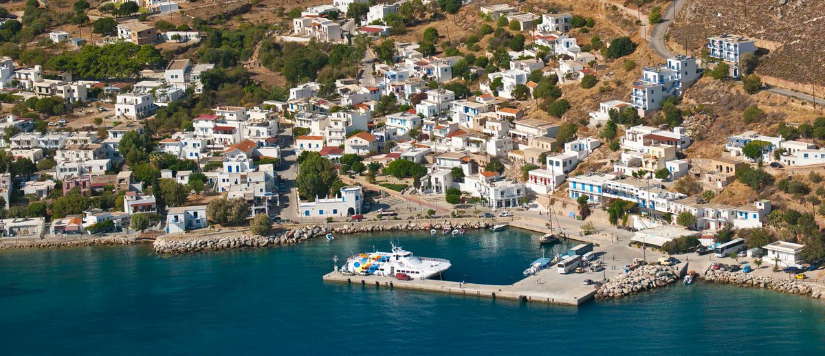 GreceHebdo's tweet photo. ♻️L'île de #Tilos a annoncé son engagement officiel à devenir candidate à la Certification des Villes #ZéroDéchet développée par #ZeroWaste Europe avec l'aide de #Polygreen
📖Lire plus sur la stratégie de Tilos pour proteger l’#environnement 👇
https://t.co/wVddNngE5e https://t.co/HdT8J3LFlg