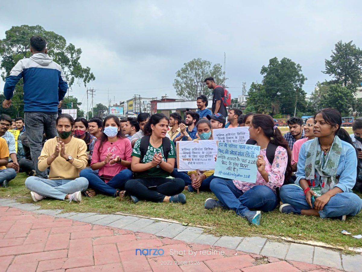 Constru02955873's tweet photo. @RituKhanduriBJP बहुत हुई पेपर लीक की मार

#segregation_in_ukpscje #justice_with_ukpsc_je_students #ukpsc_je #segregation_in_govt_exams

@pushkardhami @OfficeofDhami @PMOIndia @DrRkumar92 @harishrawatcmuk @satpalmaharaj  @UKPSCOFFICIAL https://t.co/JYSuf6B2rz