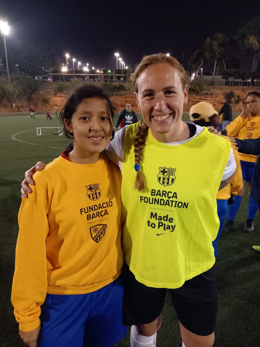 FundacioFCB's tweet image. 💜The @aeramassa and Franja del Besòs women’s teams have shared a special session during the #InternationalWomensDay.💪 We work together with @Nike to promote female participation in sports. #IWD23 #MadeToPlay