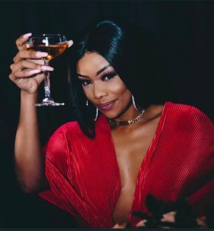 kgaogelo89's tweet photo. #AskAMan dear little sisters, don't be desperate for a marriage..stress about getting a job,starting a business, enrolling for a second degree, get a car ,get an apartment or a house...there's more to life than getting married to get divorced @SabbyTheDJ @Naked_Dj https://t.co/LdO4WxvQ7g