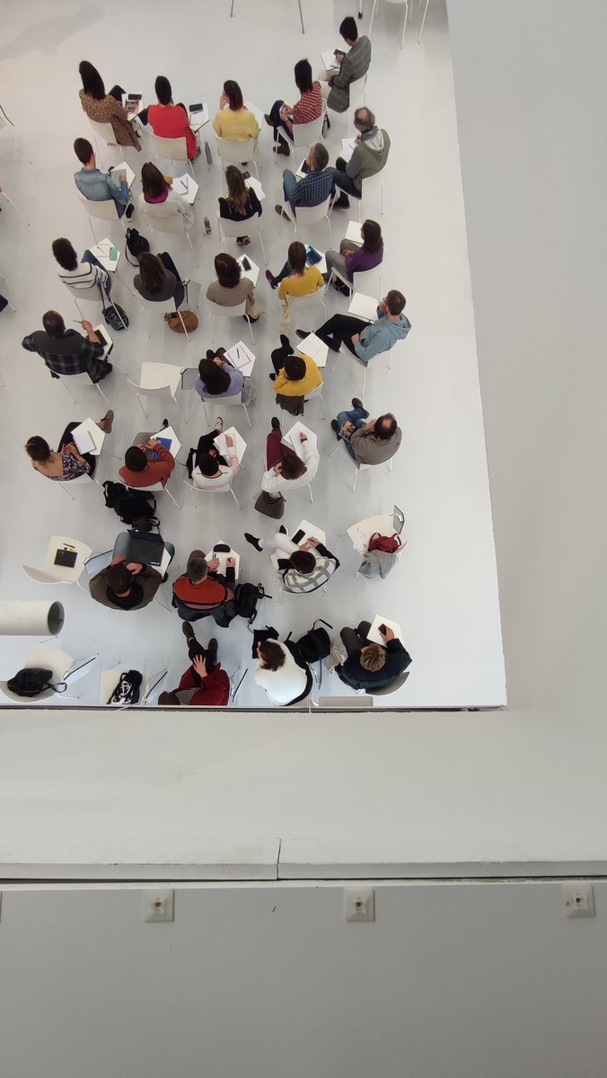 Formazio saioan gaude gaur emunkideak ArantzazuLabeko egoitzan, bezeroa hobeto ulertzeko tailerrean Abantianeko Ion Uzkudunen eskutik. Eskerrik asko <a href="/arantzazulab/">Arantzazulab</a> etxean bezala sentiaraztearren! #BezeroaErdigunean #EraldaketanGara #EmunGara