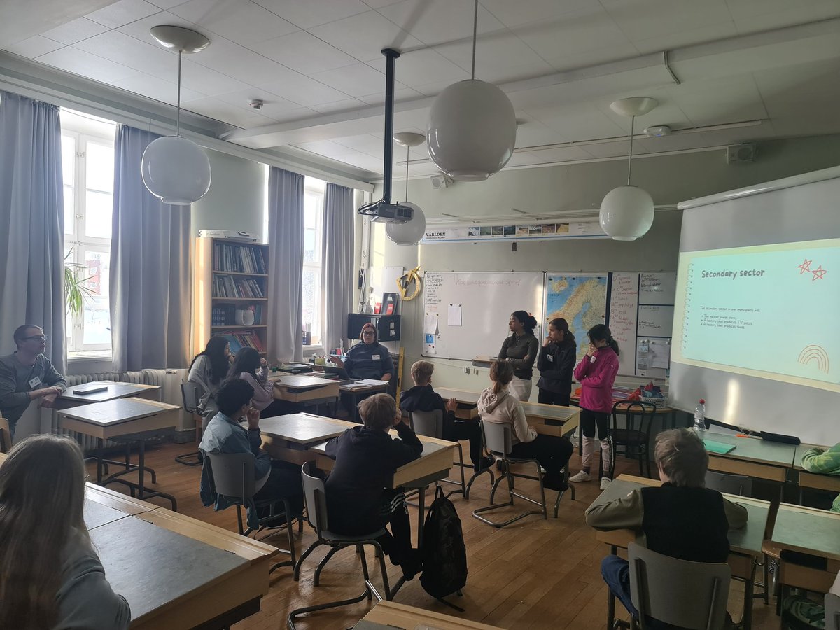 ErasmusMestral's tweet photo. Després d'haver tornat d'aquesta magnífica experiència us compartim algunes imatges d'aquesta vivència tan intensa dels nostres alumnes #ErasmusPlus @sepiegob @EplusCatEdu @audi_johnny @mcatimo @MestralEscola @AmpaMestral https://t.co/JF0k828Tzq