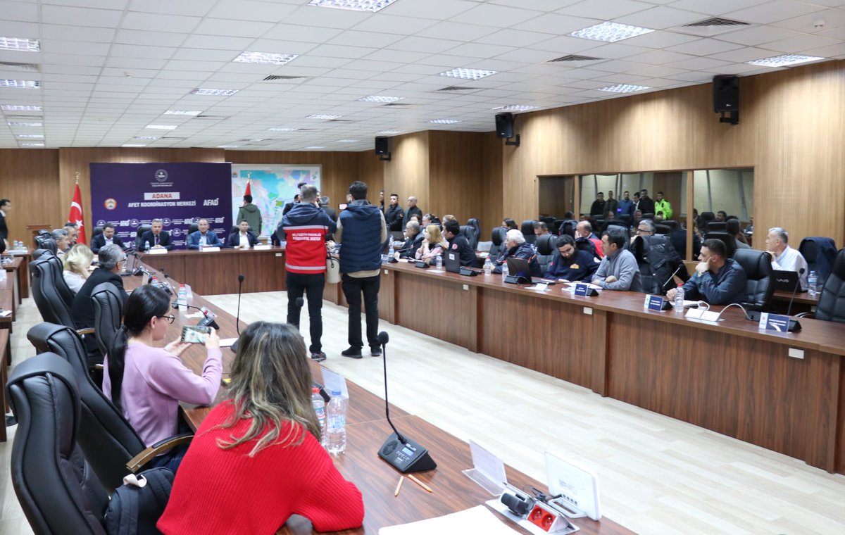 mehmetay01's tweet photo. Adalet Bakanımız Sayın @bybekirbozdag 'ın da katılımıyla, Güvenlik ve Acil Durumlar Koordinasyon Merkezi'nde (GAMER) Koordinasyon Toplantısı yaparak çalışmalarımızı istişare ettik.

Asrın afetinin yolaçtığı yaralarımızı hızla sarıyoruz. https://t.co/gLk8baU25k