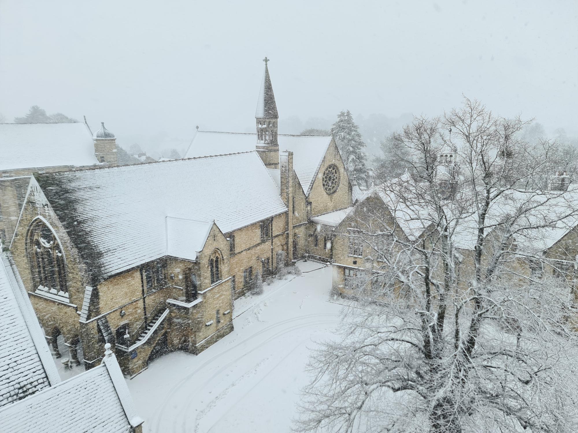 uppingham-school-on-twitter-when-snow-falls-nature-listens