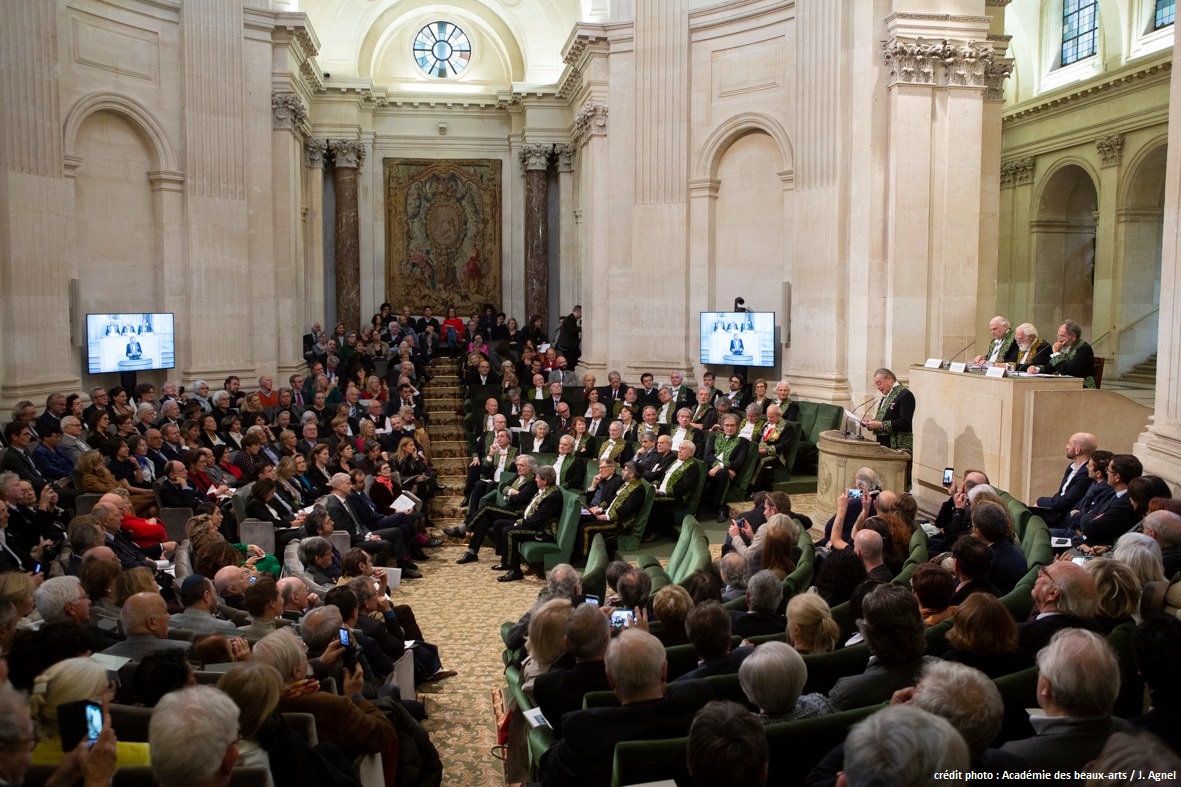 AcadBeauxarts's tweet photo. L’Académie des beaux-arts souhaite un joyeux anniversaire à Gérard #Garouste. Il a été élu le 13 décembre 2017 membre de la section de peinture de l’Académie des beaux-arts au fauteuil précédemment occupé par Georges Mathieu. 1/3 https://t.co/i8UmZLbjLW