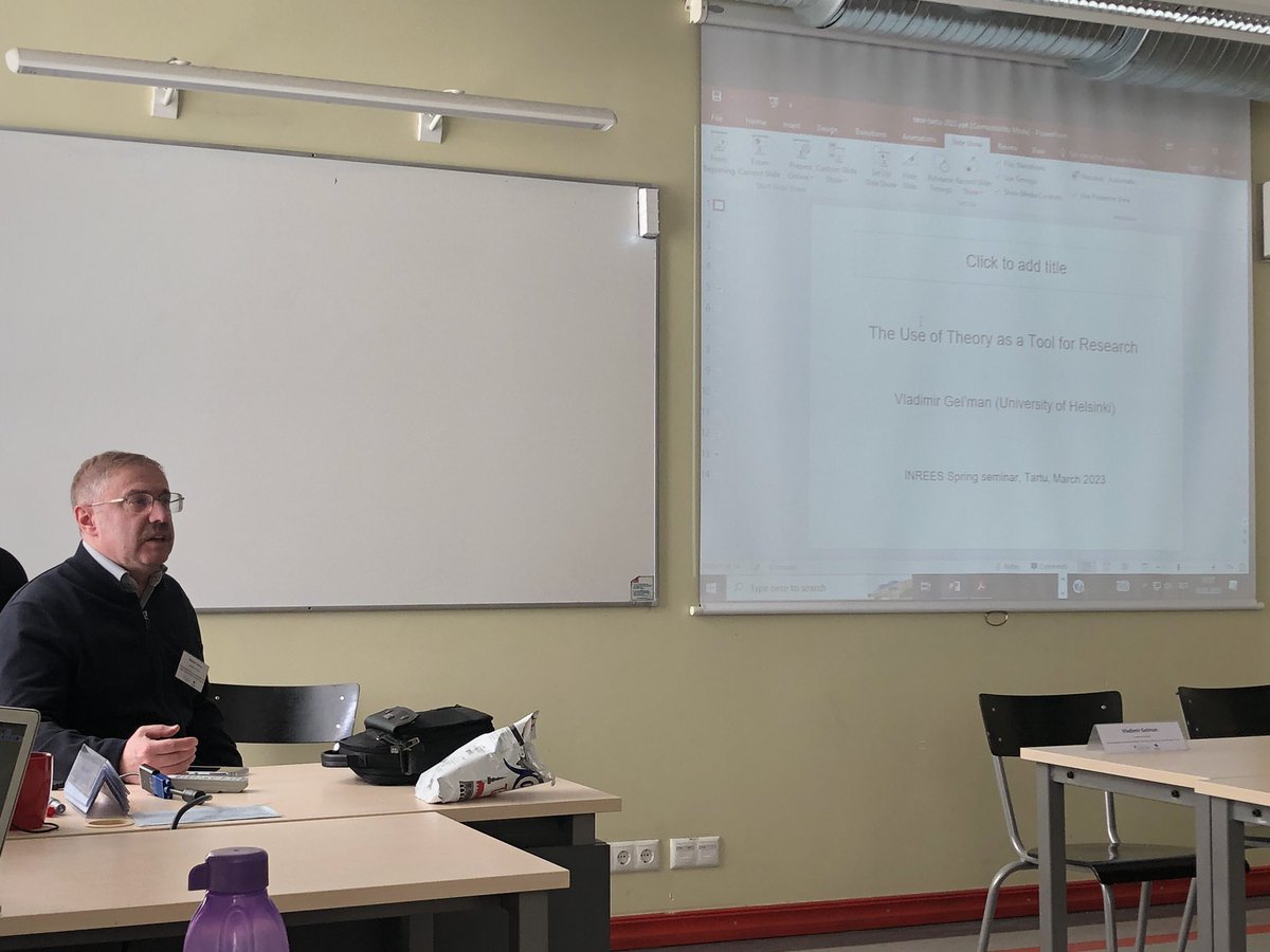 palunmullekohv's tweet photo. Last lecture of #INREES spring school: Vladimir Gelâman shares reviewer insights, emphasising âtheoretical framework is needed in most SocSci research ventures, otherwise there is a risk of comparing đ&đâ. It is important to have a clear definition of âtheoryâ & its elements. https://t.co/bDLKuLF298